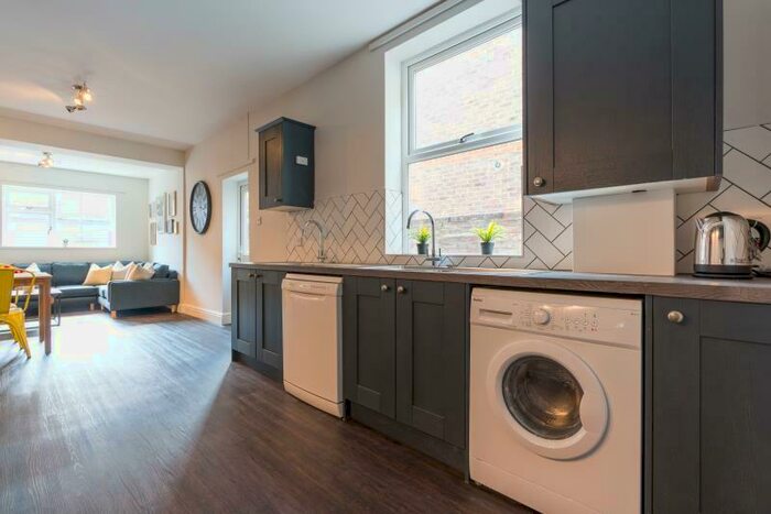 8 Bedroom Terraced House To Rent In Pains Road, Portsmouth, PO5