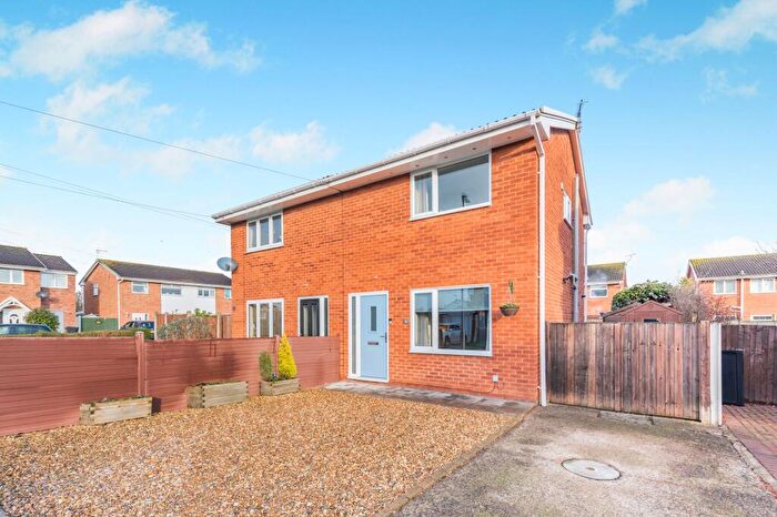 2 Bedroom Semi Detached House For Sale In Bracken Close, Broughton, CH4