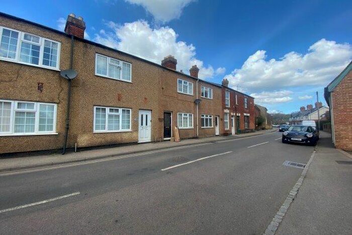 2 Bedroom Terraced House To Rent In King Street, Sandy, SG19