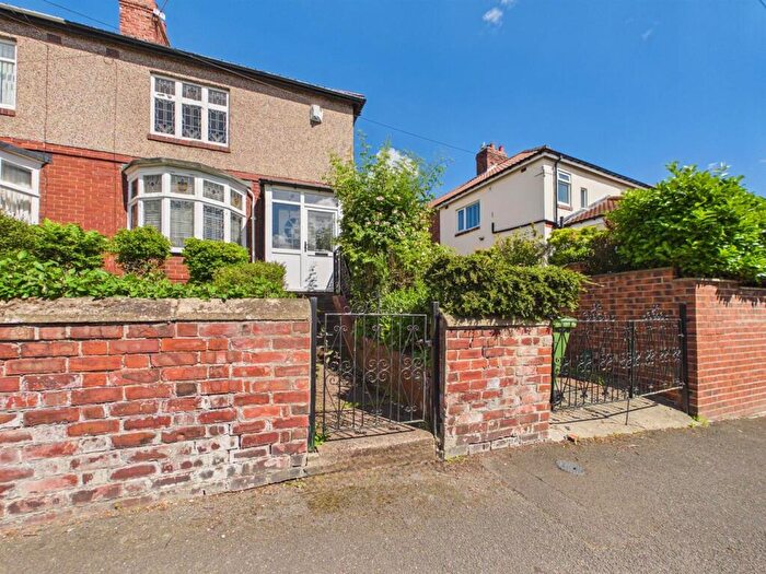 2 Bedroom Semi-Detached House For Sale In Rawling Road, Gateshead, NE8