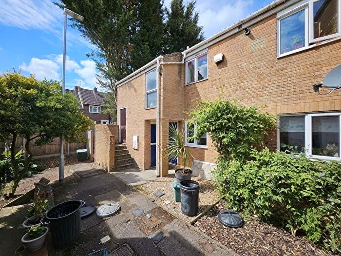 1 Bedroom Maisonette To Rent In Gainsborough Road, Hayes, UB4