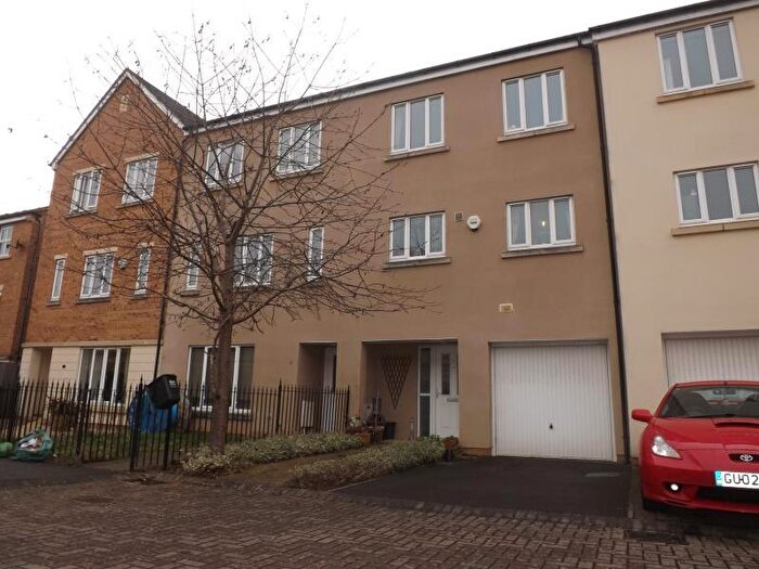 4 Bedroom Town House To Rent In Jekyll Close - Stoke Park, BS16