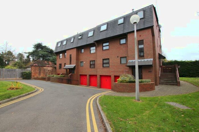 2 Bedroom Apartment To Rent In New Hunting Court, Thorpe Road, Peterborough, PE3