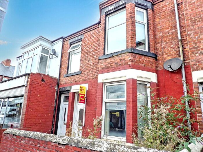 2 Bedroom Flat For Sale In Stanhope Road, South Shields, Tyne And Wear, NE33