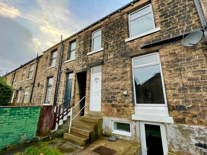 3 Bedroom Terraced House To Rent In Broomfield Road, Marsh, Huddersfield HD1