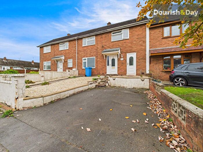 3 Bedroom Terraced House For Sale In Woodland Drive, Walsall, WS6