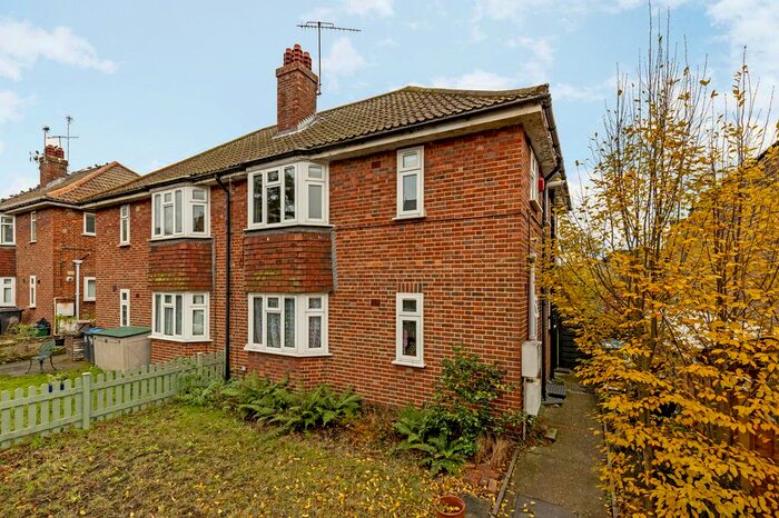 1 Bedroom Flat To Rent In Kings Road, Kingston Upon Thames, Surrey KT2