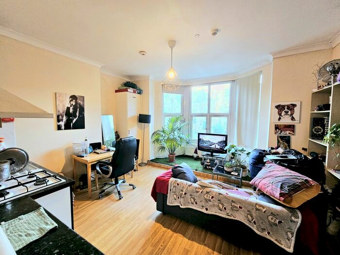 1 Bedroom Flat To Rent In Archway Road, Highgate, N6