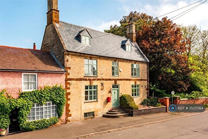 5 Bedroom End Of Terrace House To Rent In High Street, Finedon, Wellingborough, NN9