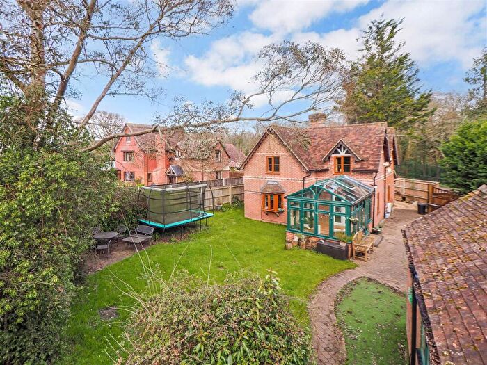 4 Bedroom Cottage For Sale In Bartley Road, Woodlands, Hampshire, SO40