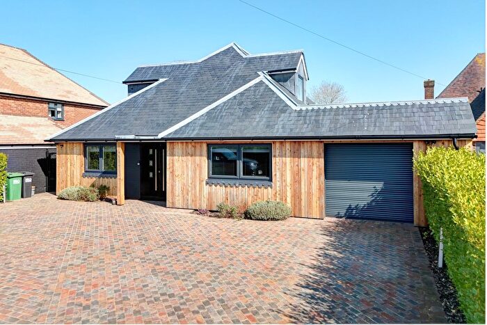 3 Bedroom Detached House For Sale In London Road, Hailsham, BN27