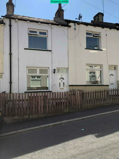 2 Bedroom Town House To Rent In Caister Street, Keighley, BD21