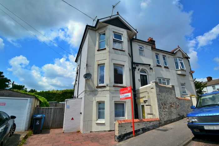 1 Bedroom Flat To Rent In Parkstone, BH14