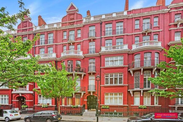 5 Bedroom Flat To Rent In Transept Street London, NW1