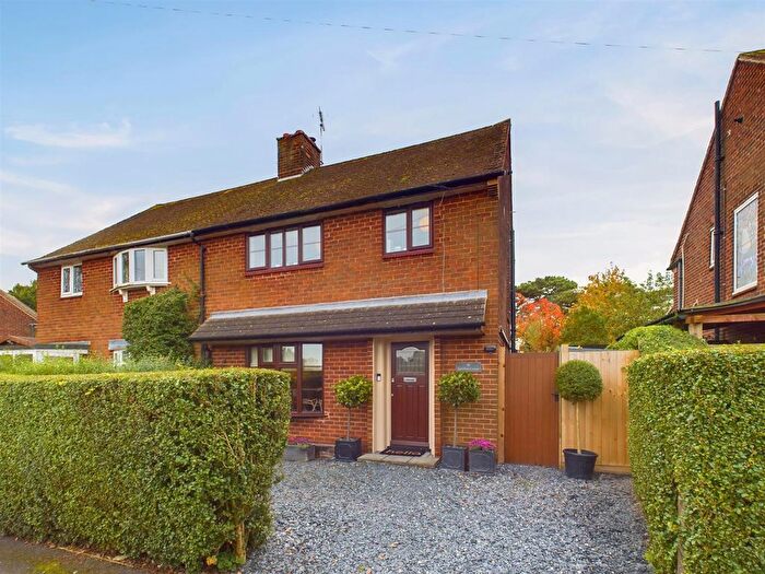 3 Bedroom Semi-Detached House For Sale In Hill Syke, Lowdham, Nottingham, NG14