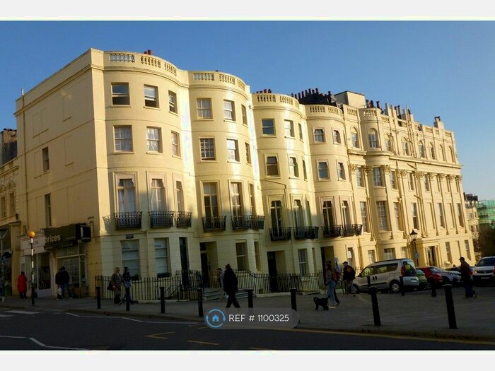 2 Bedroom Flat To Rent In Brunswick Place, Hove, BN3