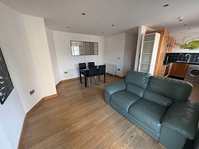 2 Bedroom Flat To Rent In Bradley House, St Stephens Avenue, Bristol, BS1
