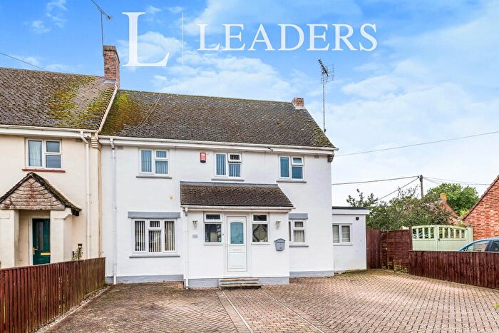 3 Bedroom House To Rent In Marlborough Gardens, SN7