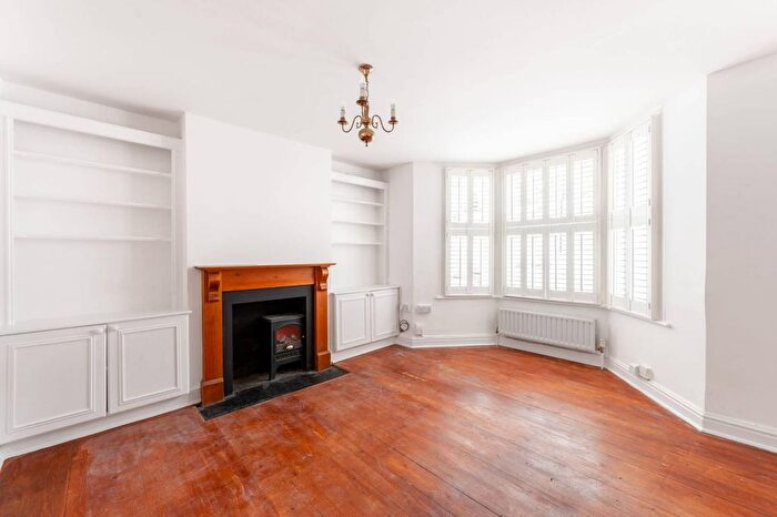 2 Bedroom Flat To Rent In Brackenbury Road, Brackenbury Village, London, W6