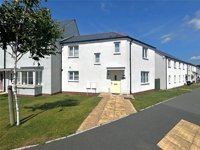 4 Bedroom End Of Terrace House For Sale In Oaktree Road, South Molton, Devon, EX36