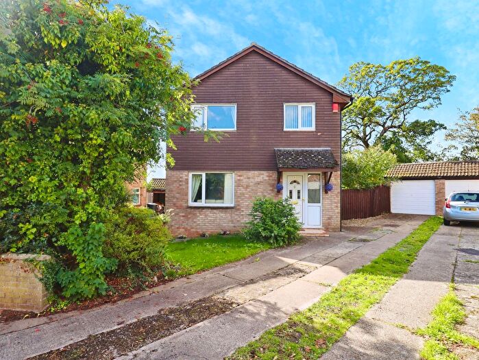 4 Bedroom Detached House For Sale In Lynton Close, Sully, Penarth, CF64