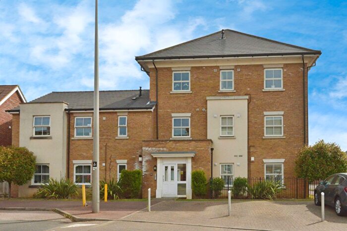 2 Bedroom Flat For Sale In Rowditch Furlong, Redhouse Park, Milton Keynes, MK14
