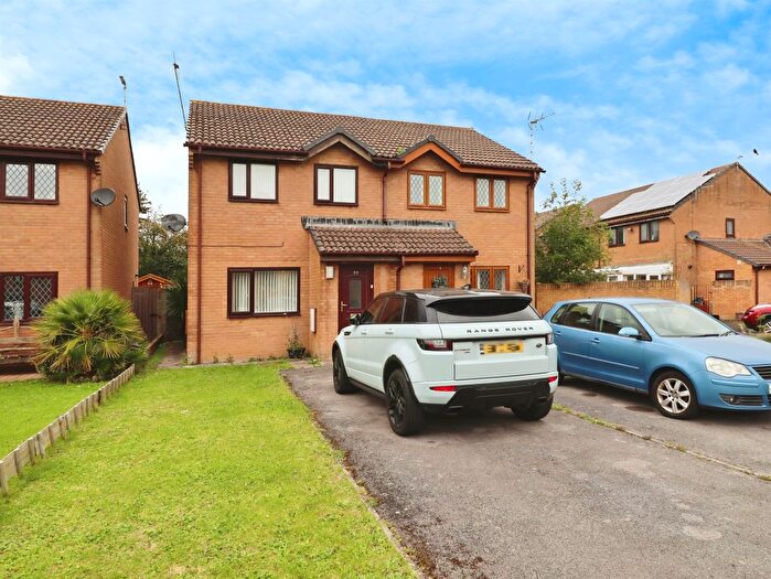 3 Bedroom Semi-Detached House For Sale In Ger-Y-Lyn, Porthcawl, CF36