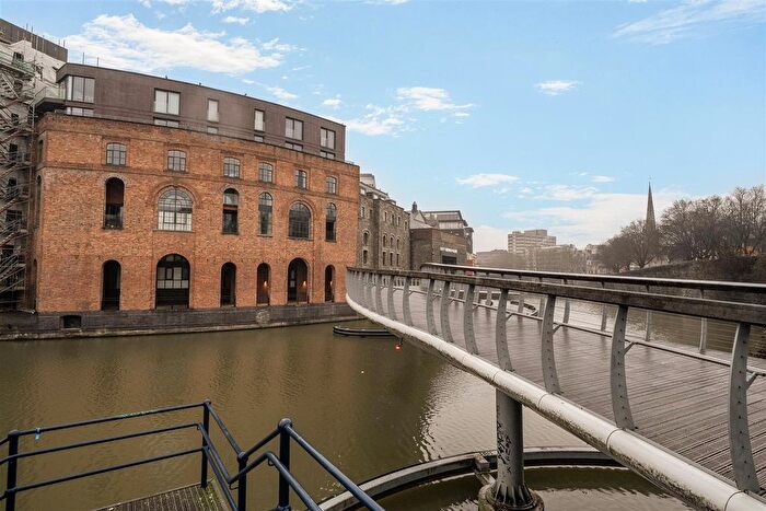 2 Bedroom Flat To Rent In East Tucker Street, Bristol, BS1