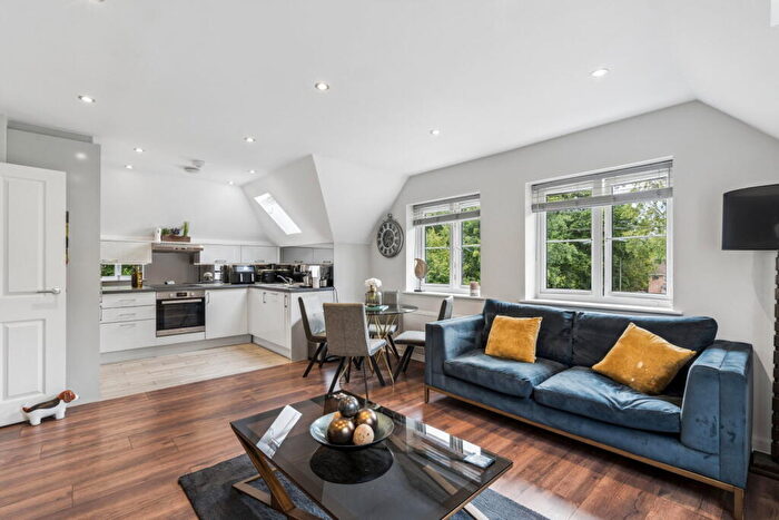 2 Bedroom Apartment For Sale In Saxby House Hivings Hill, Chesham, HP5