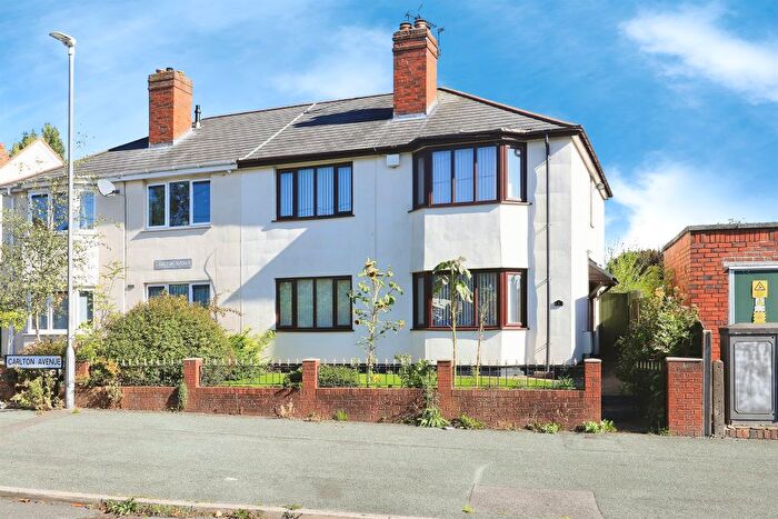 3 Bedroom Semi-Detached House For Sale In Carlton Avenue, Bilston, WV14