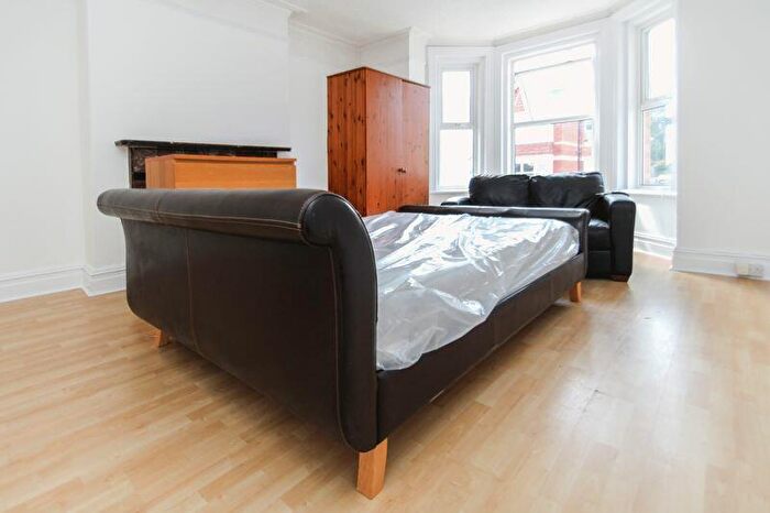 4 Bedroom Property To Rent In Burnaby Road, Bournemouth, BH4