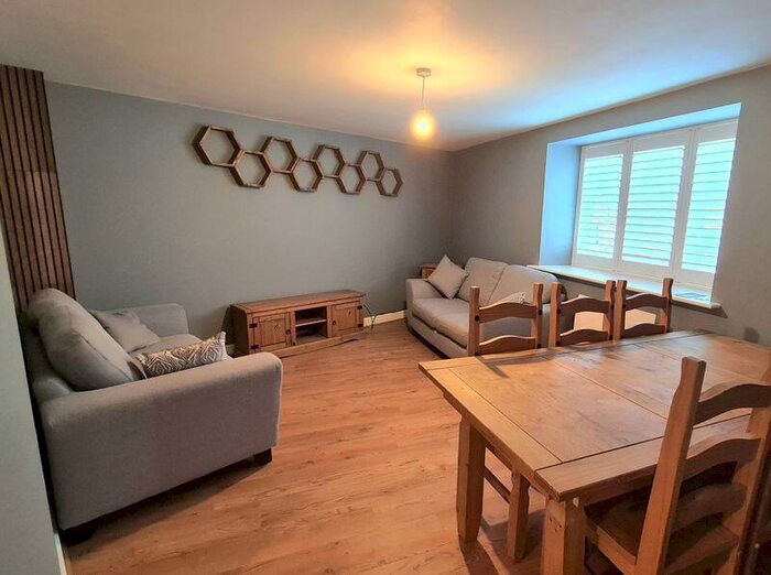 2 Bedroom Flat To Rent In Heath Court, New Eltham - Stunning Bed First Floor Flat, SE9