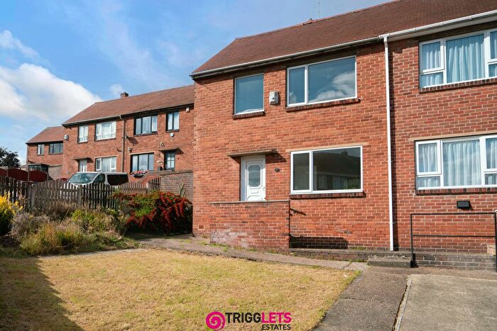 2 Bedroom Semi-Detached House For Sale In Barfield Road, Hoyland, Barnsley, S74