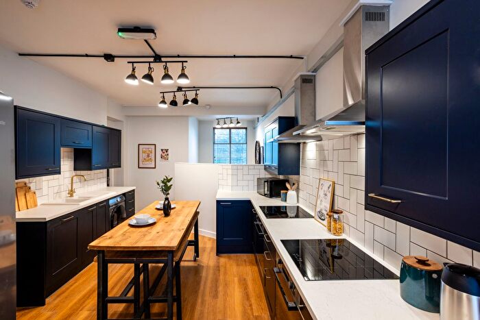 7 Bedroom Flat To Rent In Flat, London, TW1