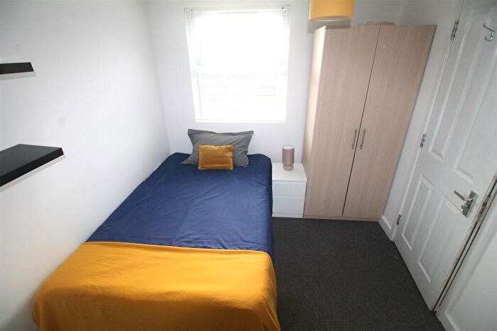 Flat To Rent In Upper Lewes Road, Brighton, BN2