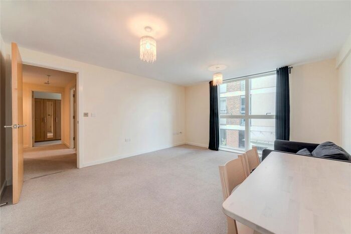 2 Bedroom Flat To Rent In Sir Walter Raleigh Court, Banning Street, London, SE10