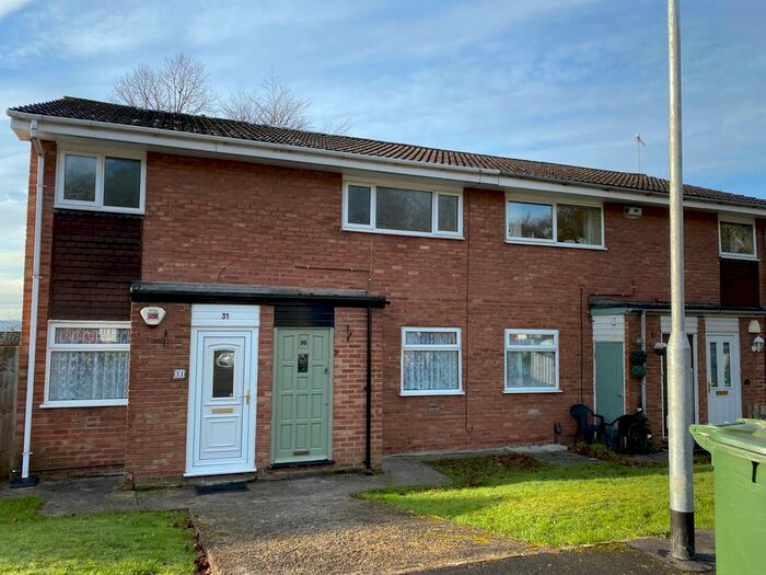 2 Bedroom Maisonette To Rent In Cross Hey Avenue, Prenton, CH43
