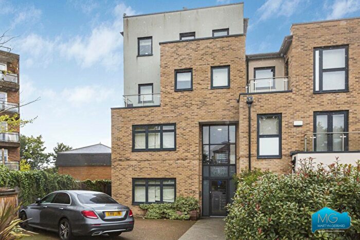 2 Bedroom Apartment To Rent In Waterfall Road, New Southgate, London, N11
