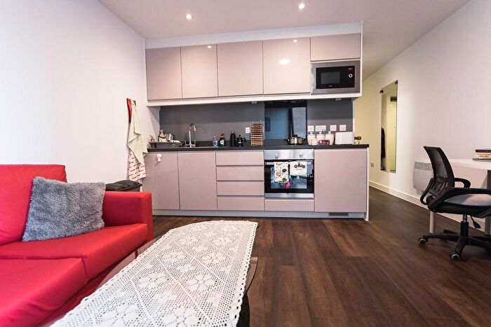 1 Bedroom Private Halls To Rent In City Heights, Cardiff, CF24