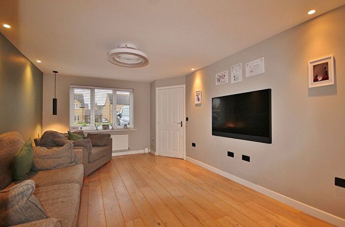 4 Bedroom Detached House For Sale In Townsend Road, Witney, OX29