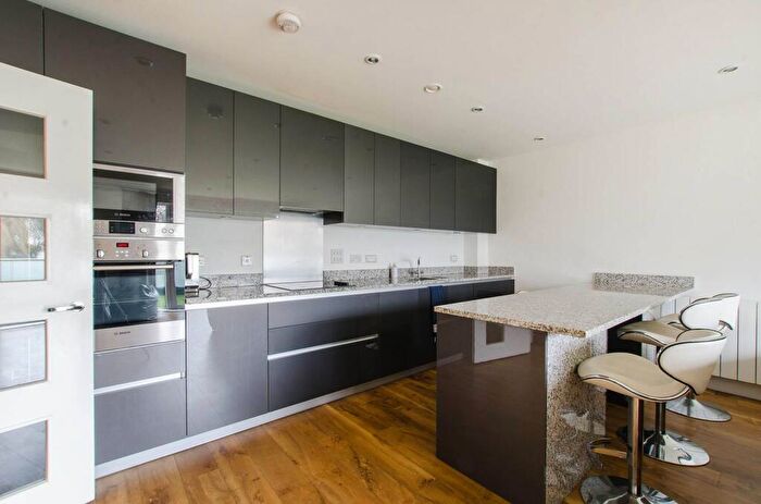 2 Bedroom Flat To Rent In Dowding Drive, Kidbrooke, London, SE9