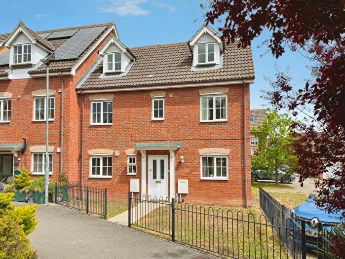 5 Bedroom Semi Detached House For Sale In Tottington Close, Thetford, IP24