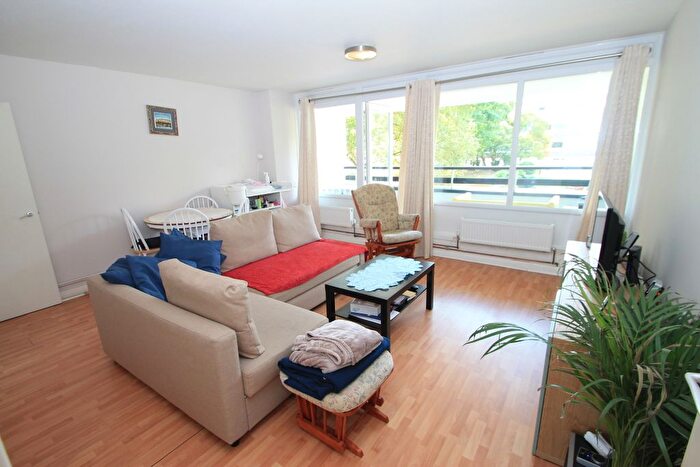2 Bedroom Flat To Rent In Elgar Lodge, Bromley, BR2