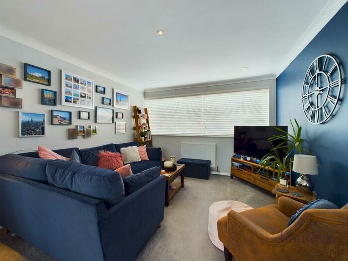 2 Bedroom Apartment To Rent In Chertsey, Surrey, KT16