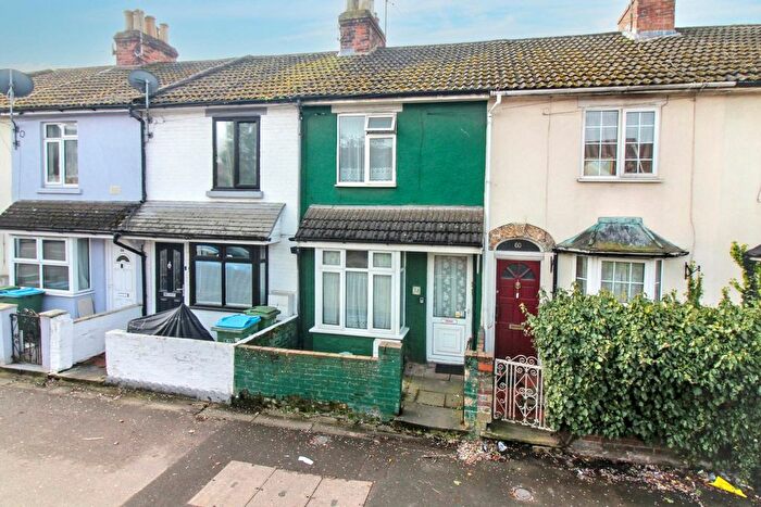 2 Bedroom Terraced House For Sale In Bicester Road, Aylesbury, HP19