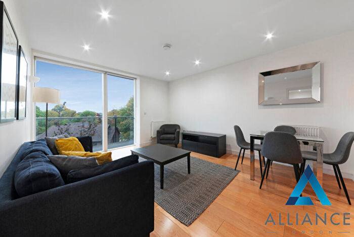 2 Bedroom Apartment To Rent In Sewardstone Road, Bow, E2