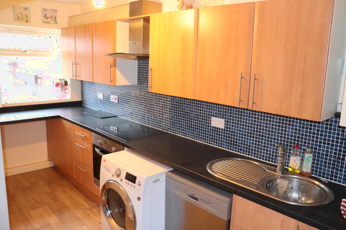2 Bedroom Apartment To Rent In Grange Road, Billericay, CM11