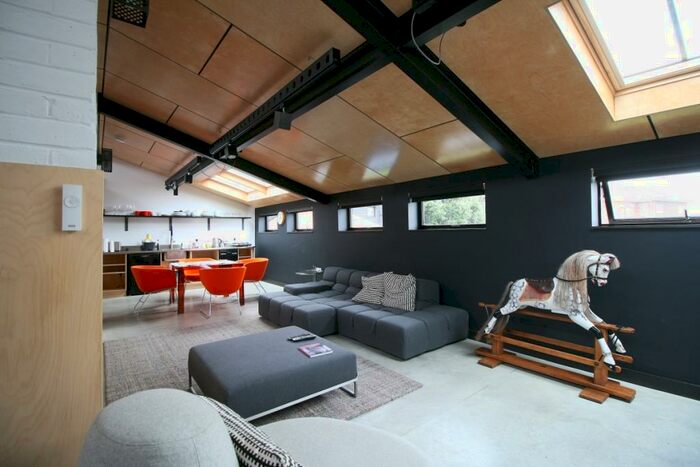 3 Bedroom Apartment To Rent In The Old Racecourse Lewes, BN7