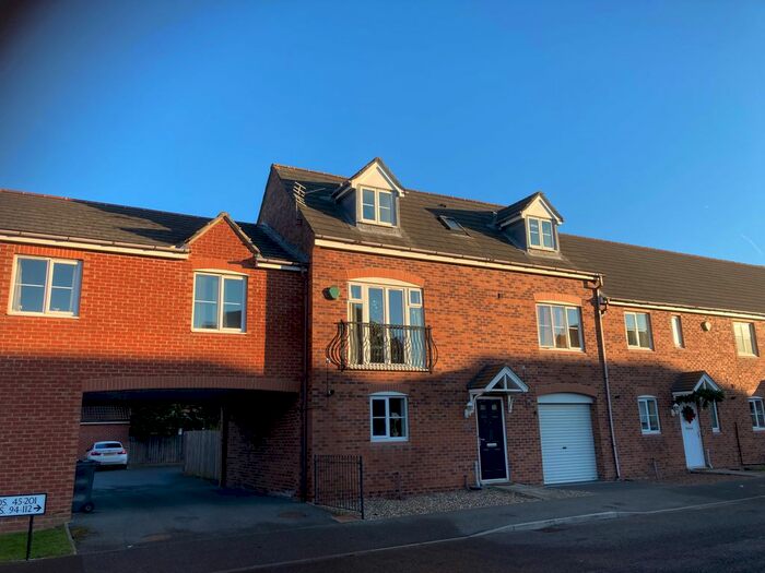3 Bedroom Mews House For Sale In Cloverfield, West Allotment, Newcastle Upon Tyne NE27