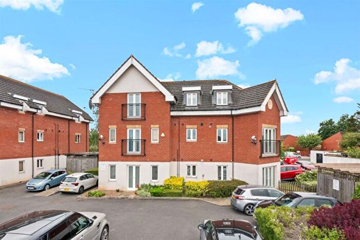 2 Bedroom Flat To Rent In Glebe Avenue, Ruislip, HA4